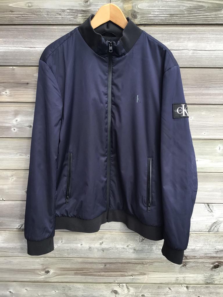 Calvin Klein Jacket ( Mt. XL ), New Balance, Blauw, Maat 56/58 (XL), Ophalen of Verzenden