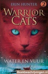 Erin Hunter-Warrior Cats-Water en vuur, Ophalen of Verzenden, Zo goed als nieuw, Fictie
