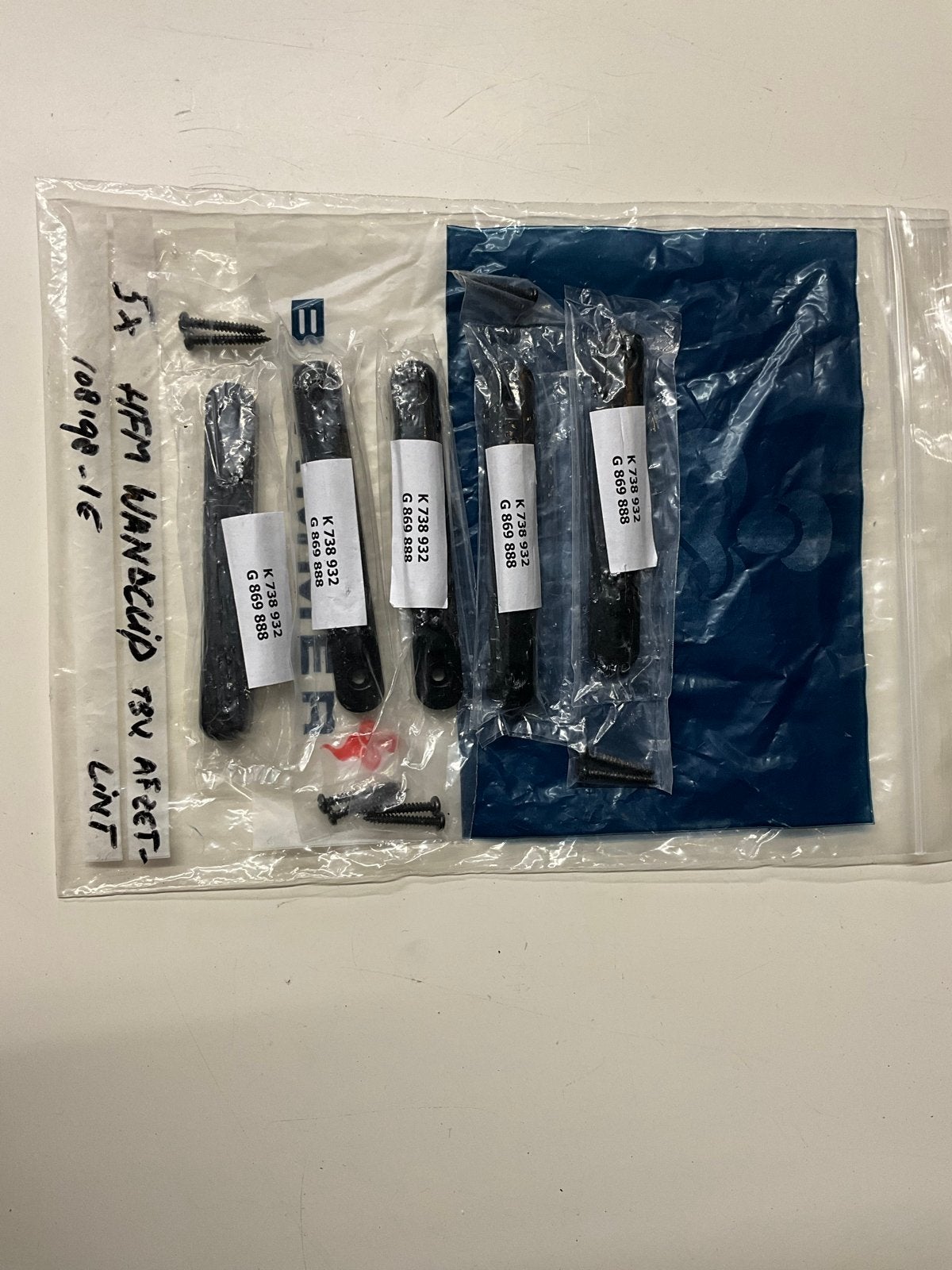 HFM Wandclips voor afzetlint (K 738 932 / G 869 888), Doe-het-zelf en Verbouw, Ophalen of Verzenden, Nieuw, Minder dan 50 mm, Schroeven