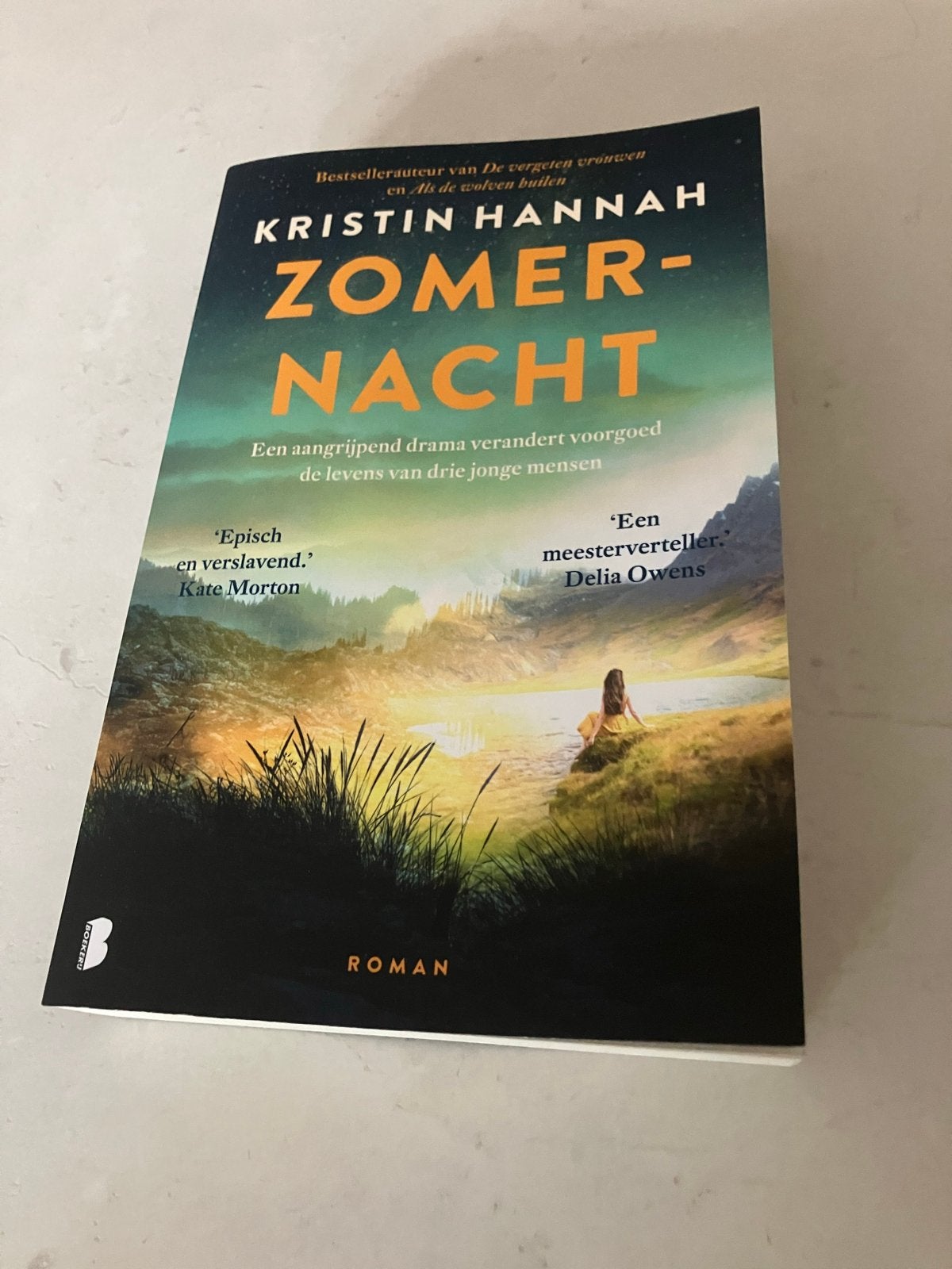Zomernacht - Kristin Hannah (Roman), Boeken, Ophalen of Verzenden, Zo goed als nieuw, Nederland