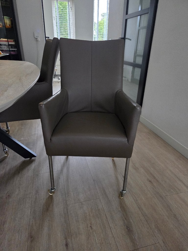 4 leren eetkamerstoelen taupe met wieltjes, Ophalen, Gebruikt, Overige kleuren, Vier