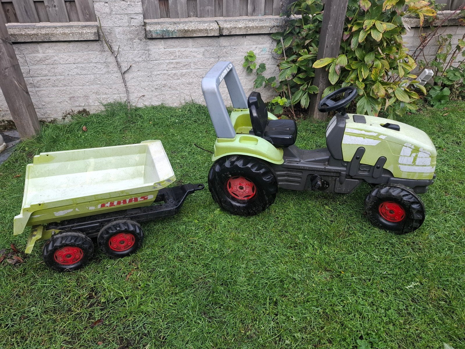 Claas traptractor met aanhanger, Ophalen, Gebruikt