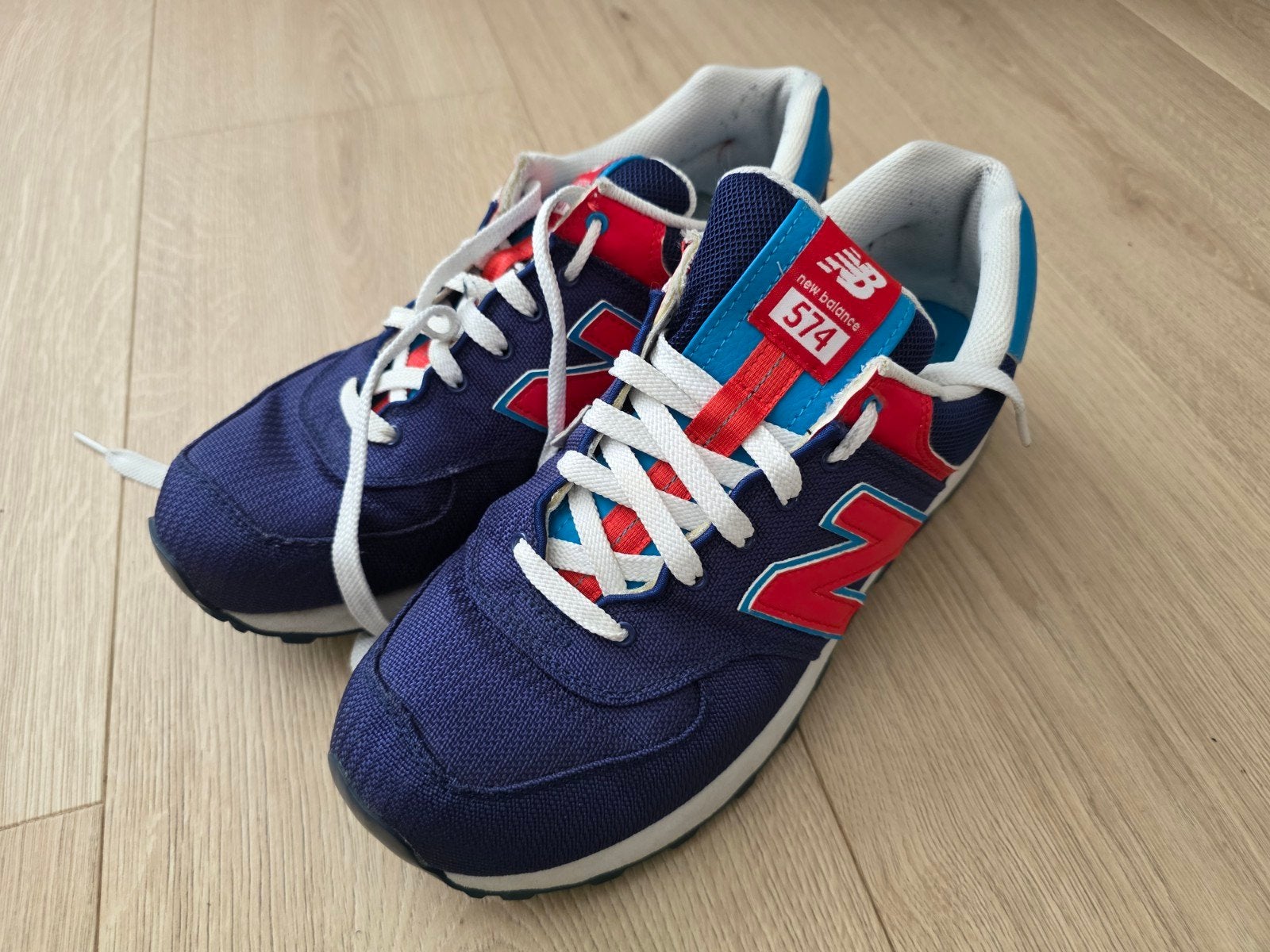 New Balance 574 Sneakers - Blauw/Rood/Turquoise, New Balance, Blauw, Ophalen of Verzenden, Sneakers of Gympen