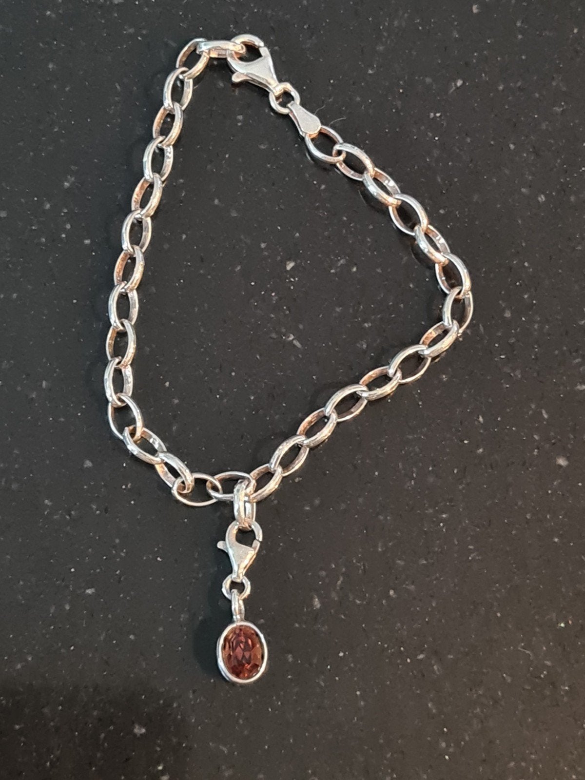 Zilveren armband met hanger en edelsteen, Gebruikt, Ophalen of Verzenden, Met edelsteen, Zilver