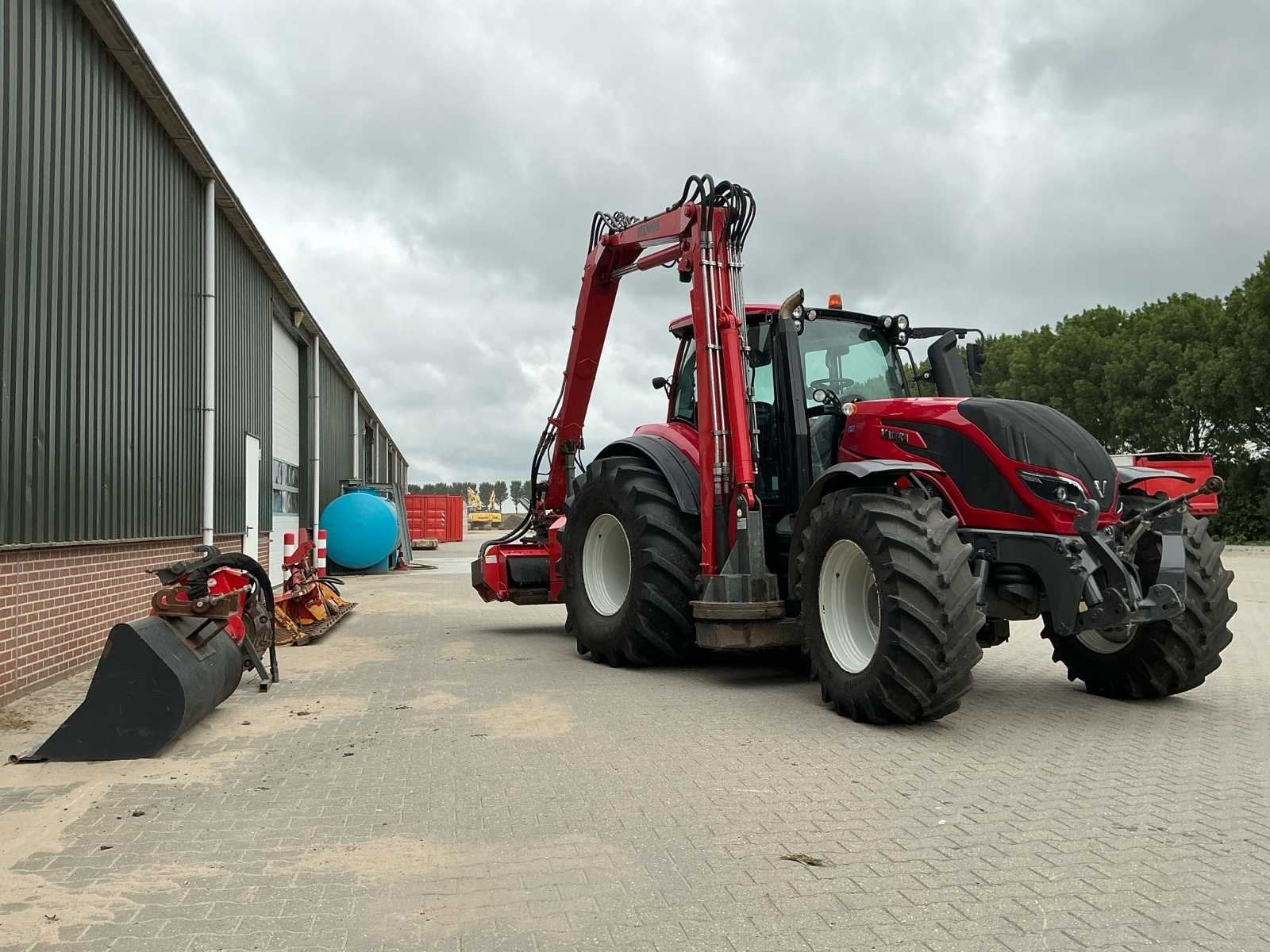 2022 Valtra T154 Vierwielaangedreven landbouwtractor met Hem, Zakelijke goederen, Agrarisch | Tractoren, Overige merken, Gebruikt