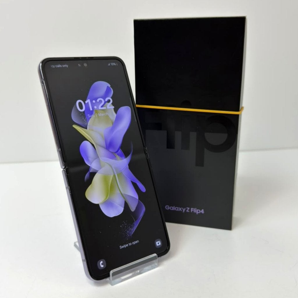 Foto 3 van Samsung Galaxy Z Flip 4 128GB Zwart | Prima staat