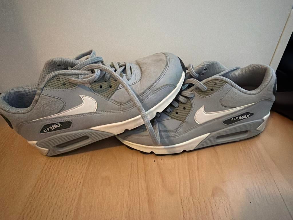 Nike Air Max sneakers maat 37,5, Ophalen of Verzenden, Gedragen, Grijs, Sneakers of Gympen