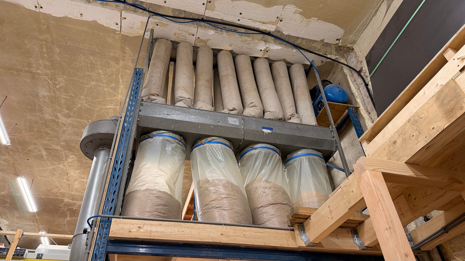 Stofafzuiging werkplaats 380V met buizen en bedieningskast, Ophalen