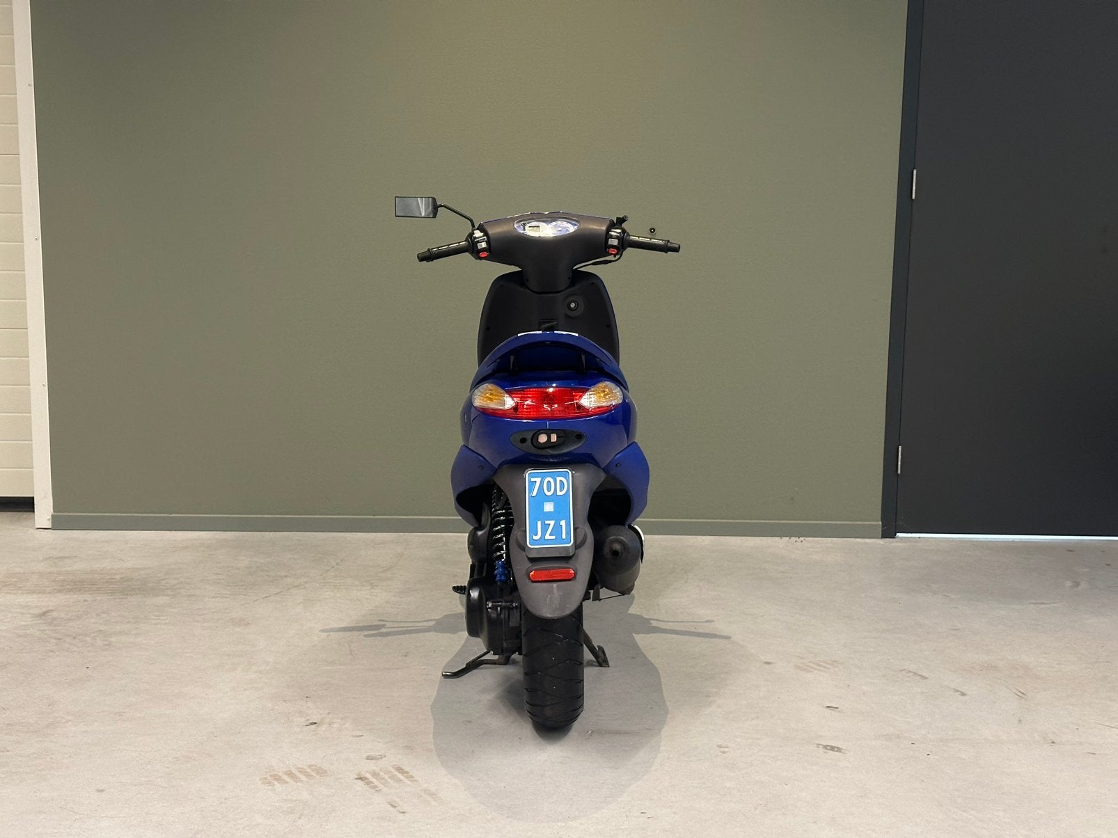 Foto 3 van Peugeot Vivacity VSX 70cc DR | 2005 | 4.684 km | Snorscooter