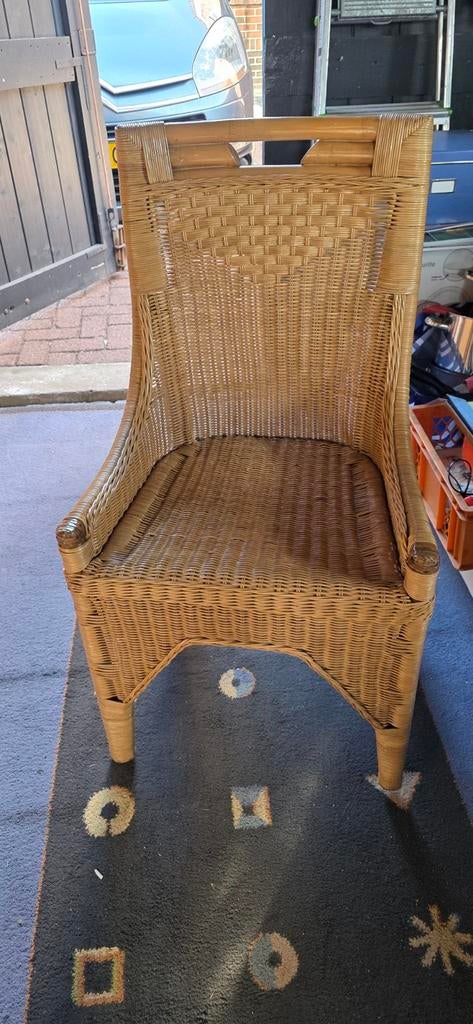 Diverse eetkamerstoelen: 4 rieten, 2 stoffen, 1 hout, Ophalen, Gebruikt, Overige kleuren, Eclectisch, Diverse stijlen