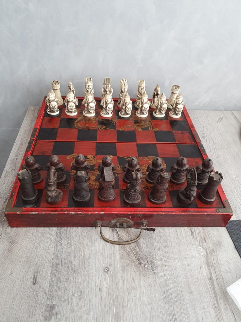 Uniek Oosters Schaakspel - Inklapbaar Houten Bord, Een of twee spelers, Ophalen, Gebruikt