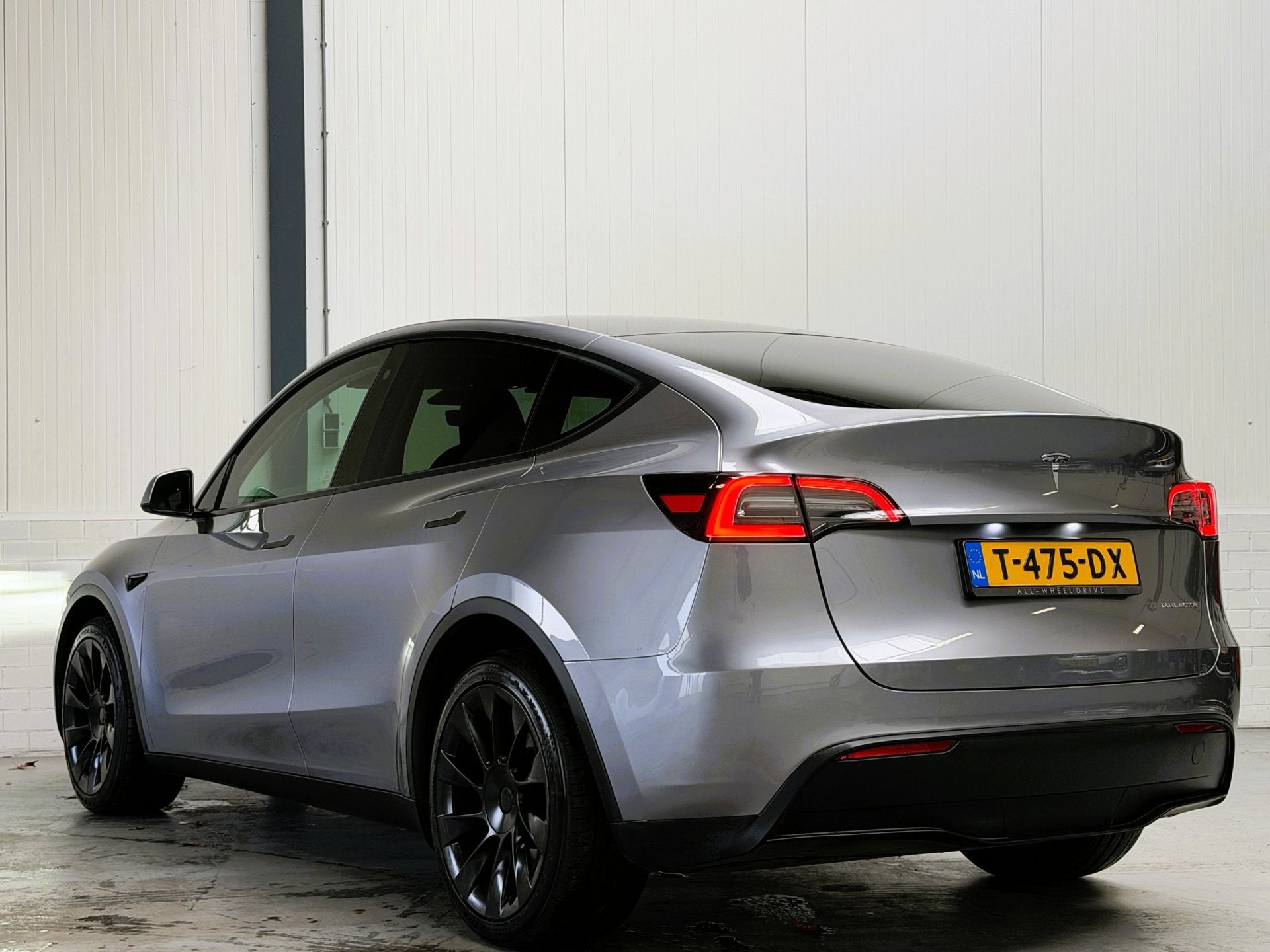 Tesla Model Y Long Range AWD 75 kWh|SoH 89%|, Auto's, Gebruikt, Zwart, 351 pk, Vierwielaandrijving
