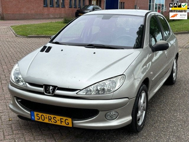 Peugeot 206 1.6-16V Griffe 5-Drs ECC Audio-CD Leder Sportsto, Voorwielaandrijving, Automatische klimaatregeling, Zwart, 4 cilinders