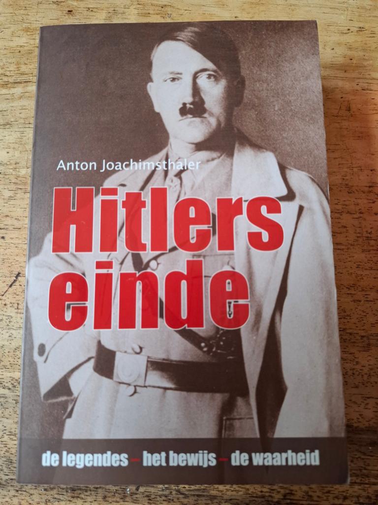 Hitlers Einde - Anton Joachimsthaler, Ophalen of Verzenden, Tweede Wereldoorlog, Gelezen, Anton Joachimsthaler