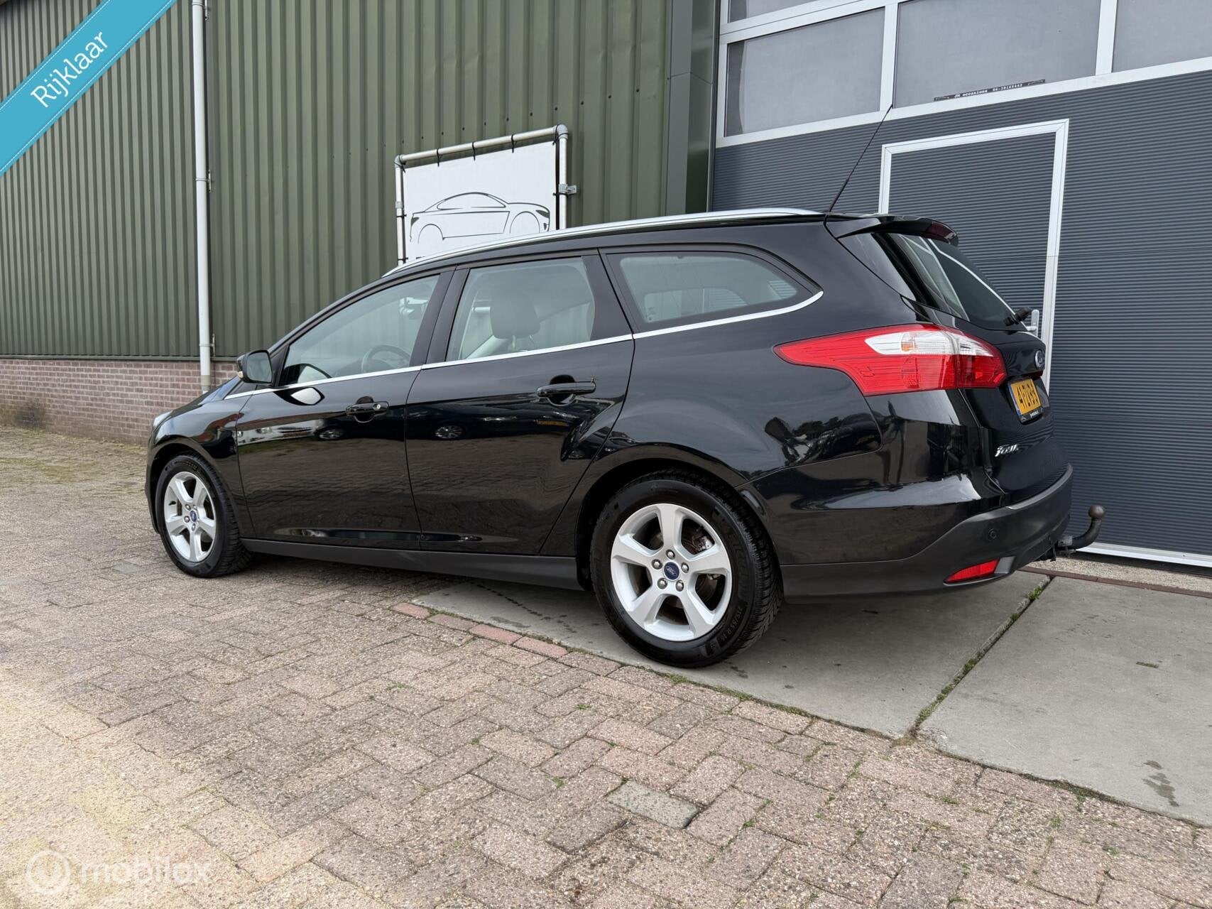 Ford Focus Wagon 1.0 Titanium|Airco|Cruise|Bluetooth|APK 4-2, Auto's, 125 pk, Gebruikt, Zwart, Origineel Nederlands