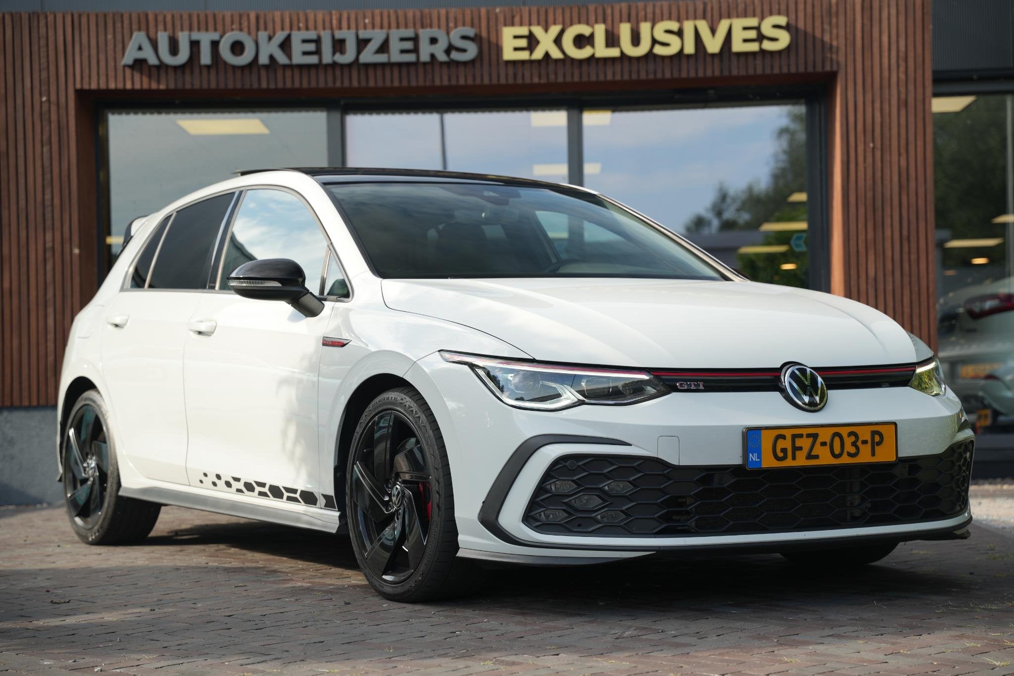 Volkswagen Golf 2.0 TSI GTI Panoramadak IQ Light Stuurverw., Auto's, Euro 6, 4 cilinders, 1984 cc, Wit