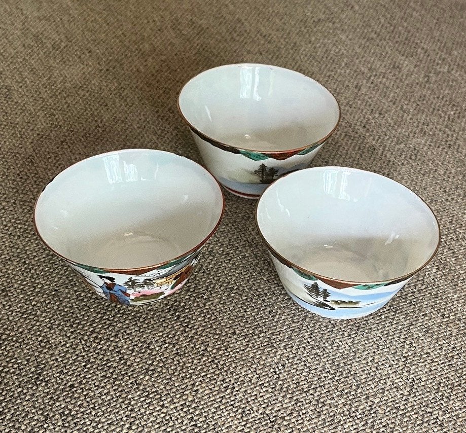 Drie Japanse porseleinen kommetjes, Antiek en Kunst, Ophalen of Verzenden