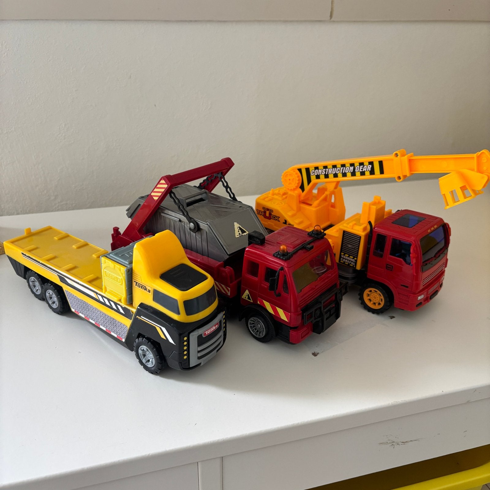 Speelgoed vrachtwagens set - Tonka en bouwvoertuigen, Ophalen of Verzenden, Gebruikt