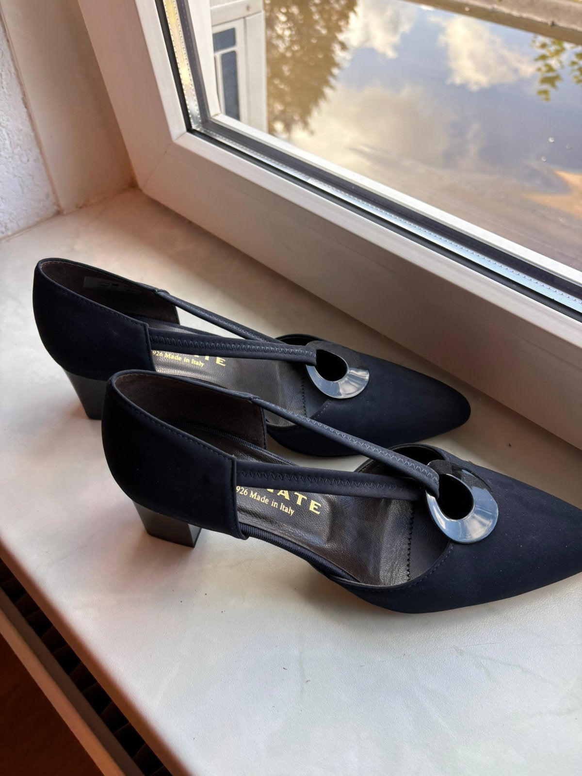 Brunate, Ophalen of Verzenden, Zo goed als nieuw, Zwart, Sneakers of Gympen