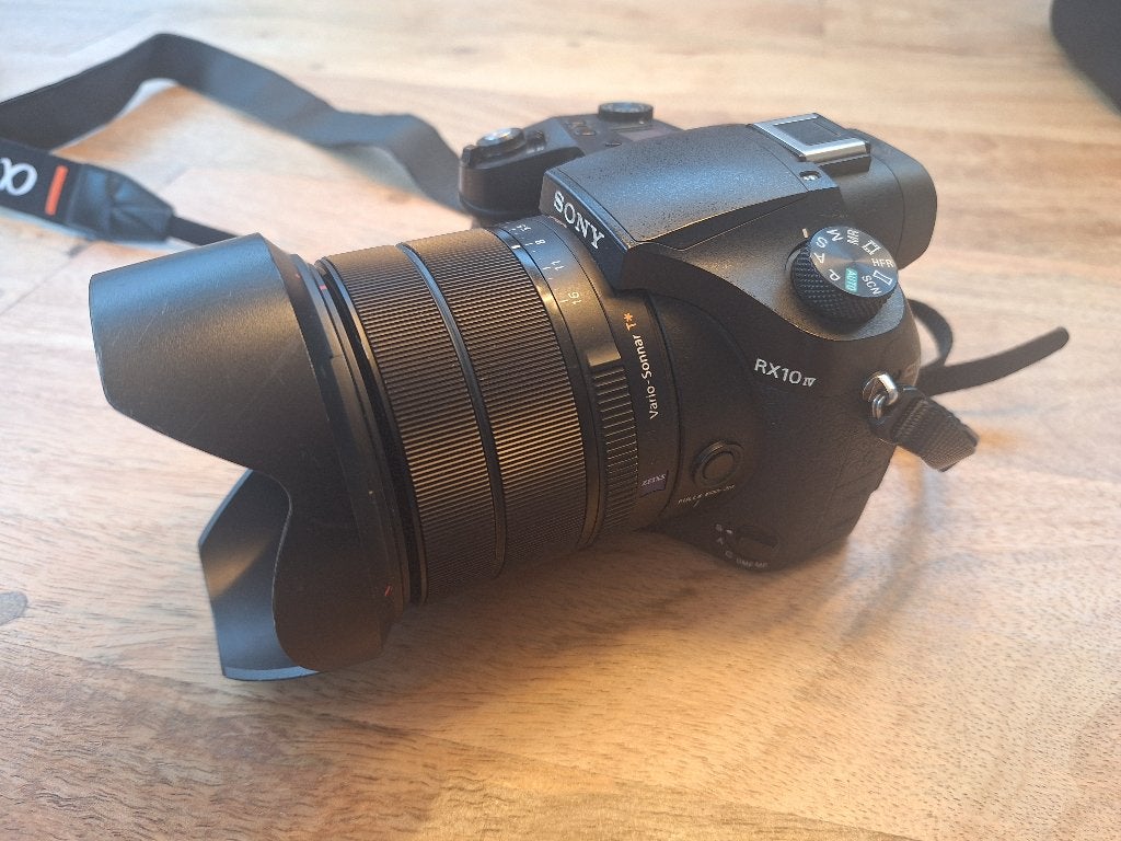 Sony DSC RX10 IV Bridgecamera - Zo goed als nieuw, Ophalen, Cameratas, Kantelbaar/draaibaar scherm, Zo goed als nieuw