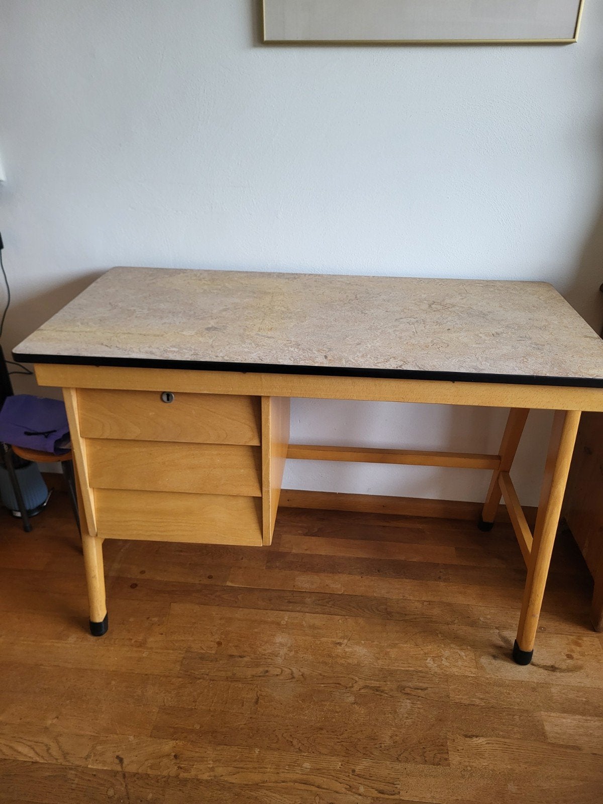 Vintage Mid-Century houten bureau met 3 laden, Ophalen, Huis en Inrichting