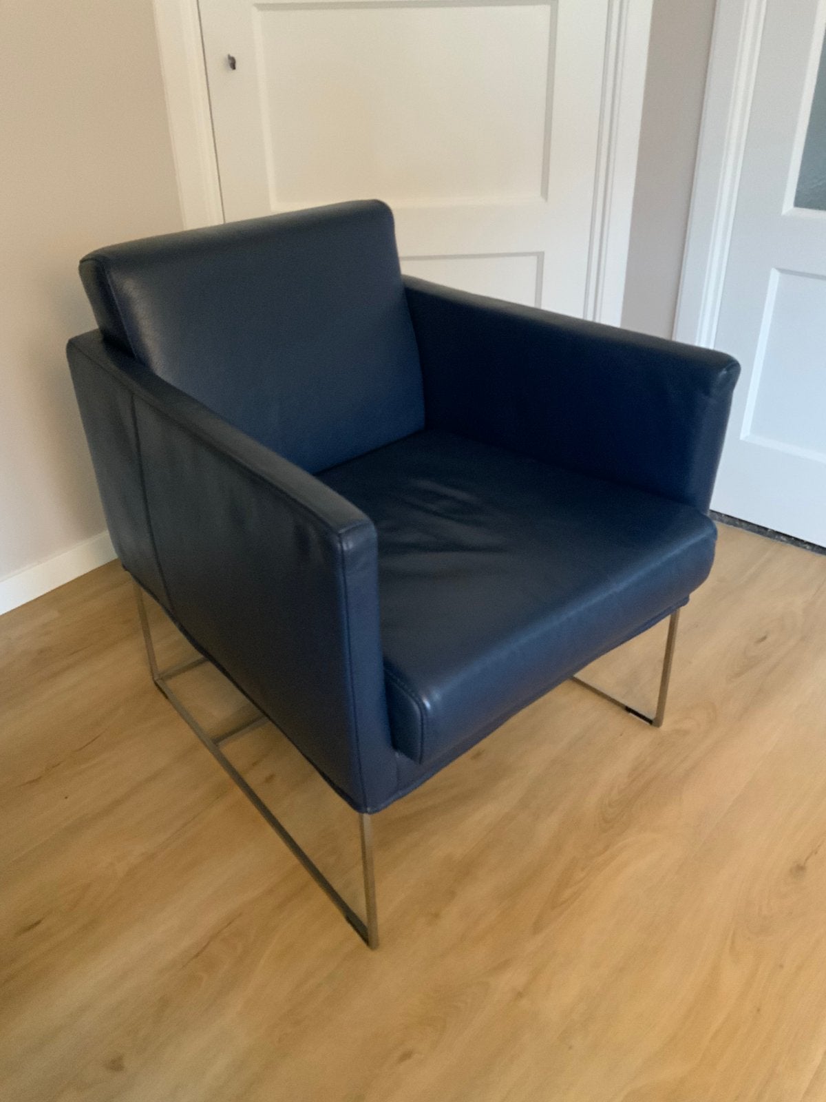 Leren fauteuil blauw Bert Plantagie, Ophalen, 75 tot 100 cm, Zo goed als nieuw, Leer