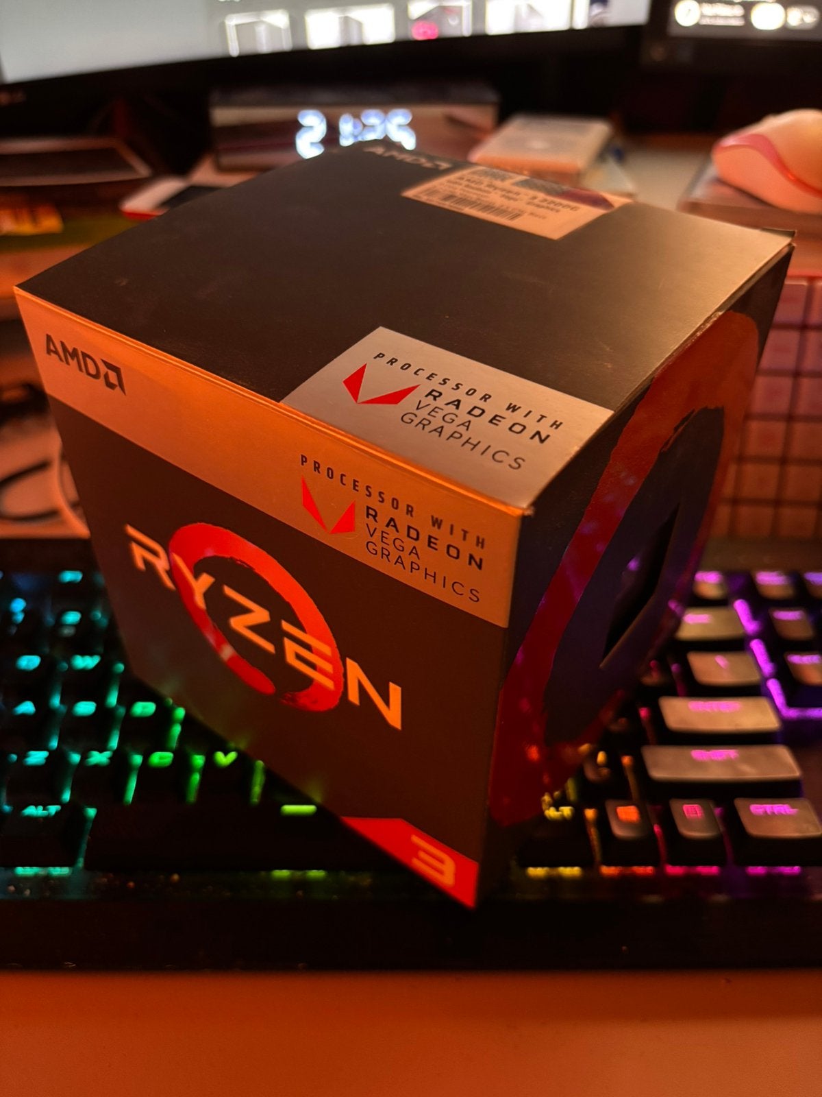 AMD Ryzen 3 2200G - AM4 CPU, Computers en Software, Processors, Ophalen of Verzenden, Zo goed als nieuw, 4-core, 3 tot 4 Ghz