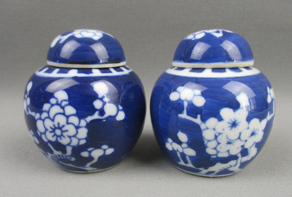 Twee Chinees porseleinen dekselpotjes, Antiek en Kunst, Ophalen of Verzenden