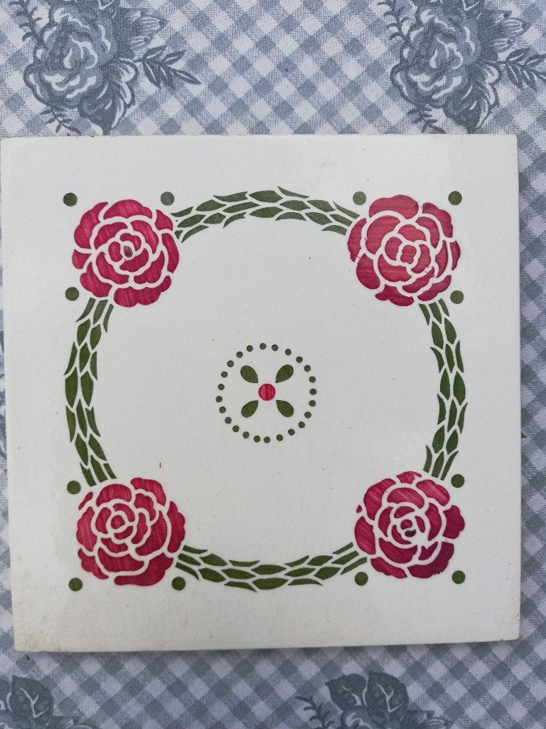 35 antieke tegels wit met roze/groene afbeelding 15.2x15.2cm, Ophalen
