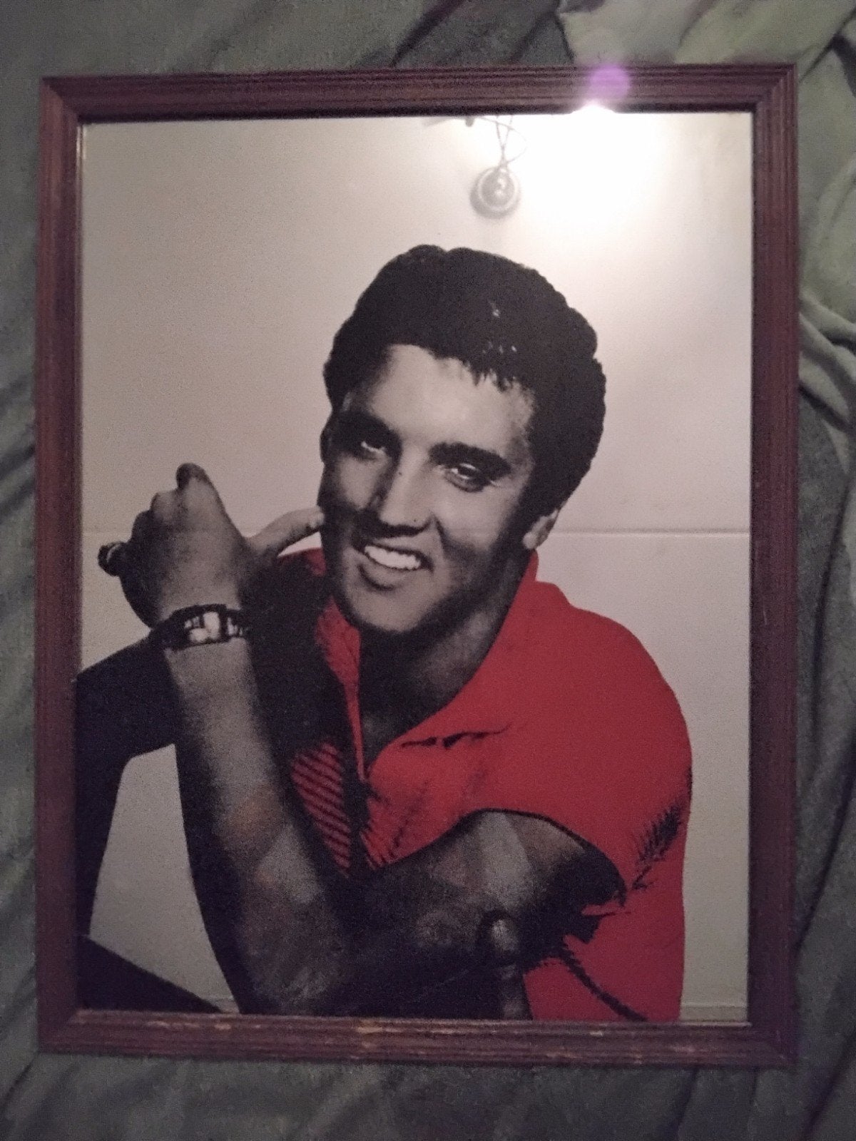 Elvis Presley Spiegel, Ophalen
