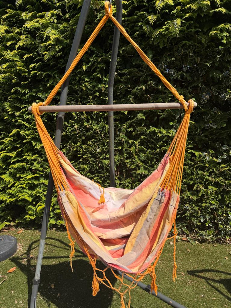 Hangmat met standaard en ophangmechanisme voor binnen/buiten, Ophalen, Binnen, Gebruikt, Met standaard