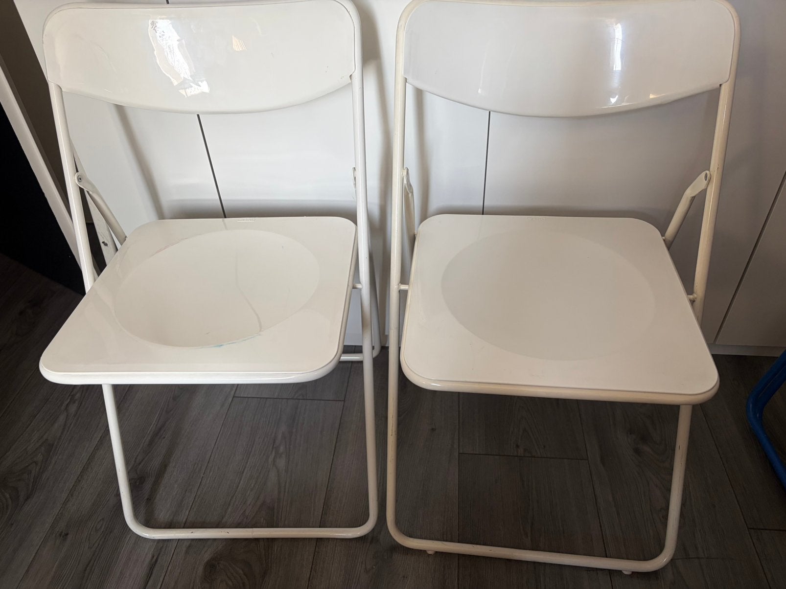 Twee vintage handige, witte opvouwbare stoelen ikea, Ophalen, Gebruikt, Twee, Wit