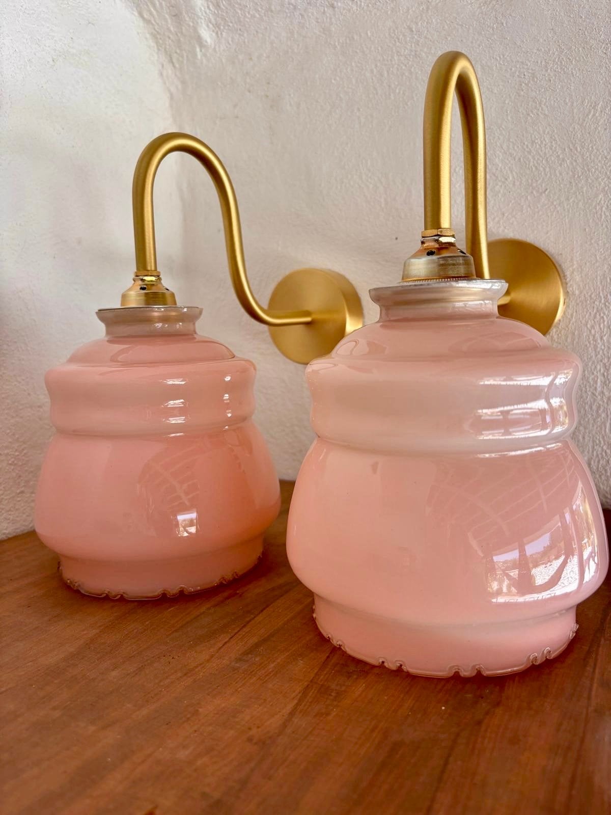 Pink Blush: set vintage opaline wandlampen met nieuw armatuu, Met snoer/stekker, Roze, Overige fittingen, Ophalen of Verzenden