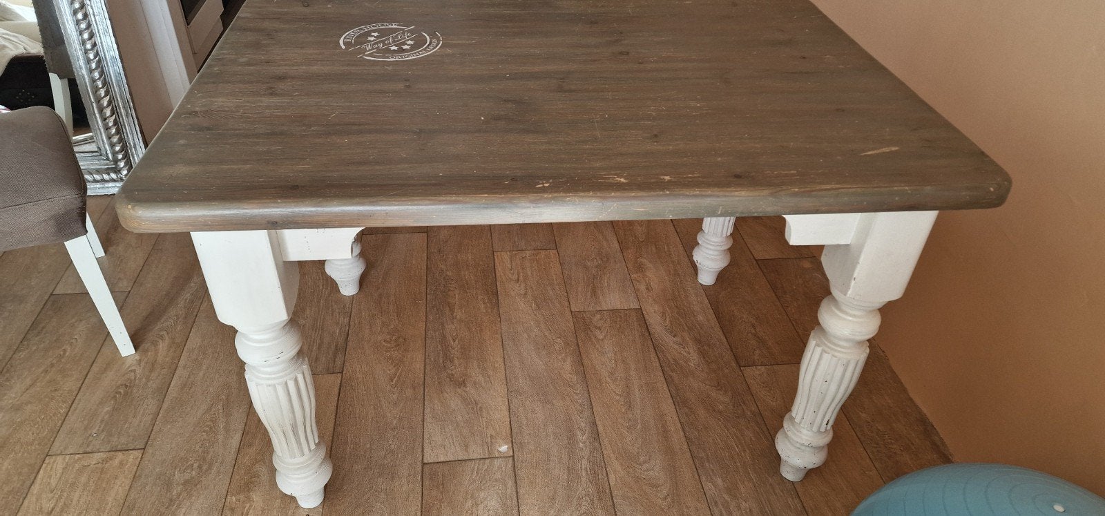 Geverfde tafel met krassen, 130x35x31 cm, Minder dan 50 cm, Gebruikt, 100 tot 150 cm, Ophalen of Verzenden