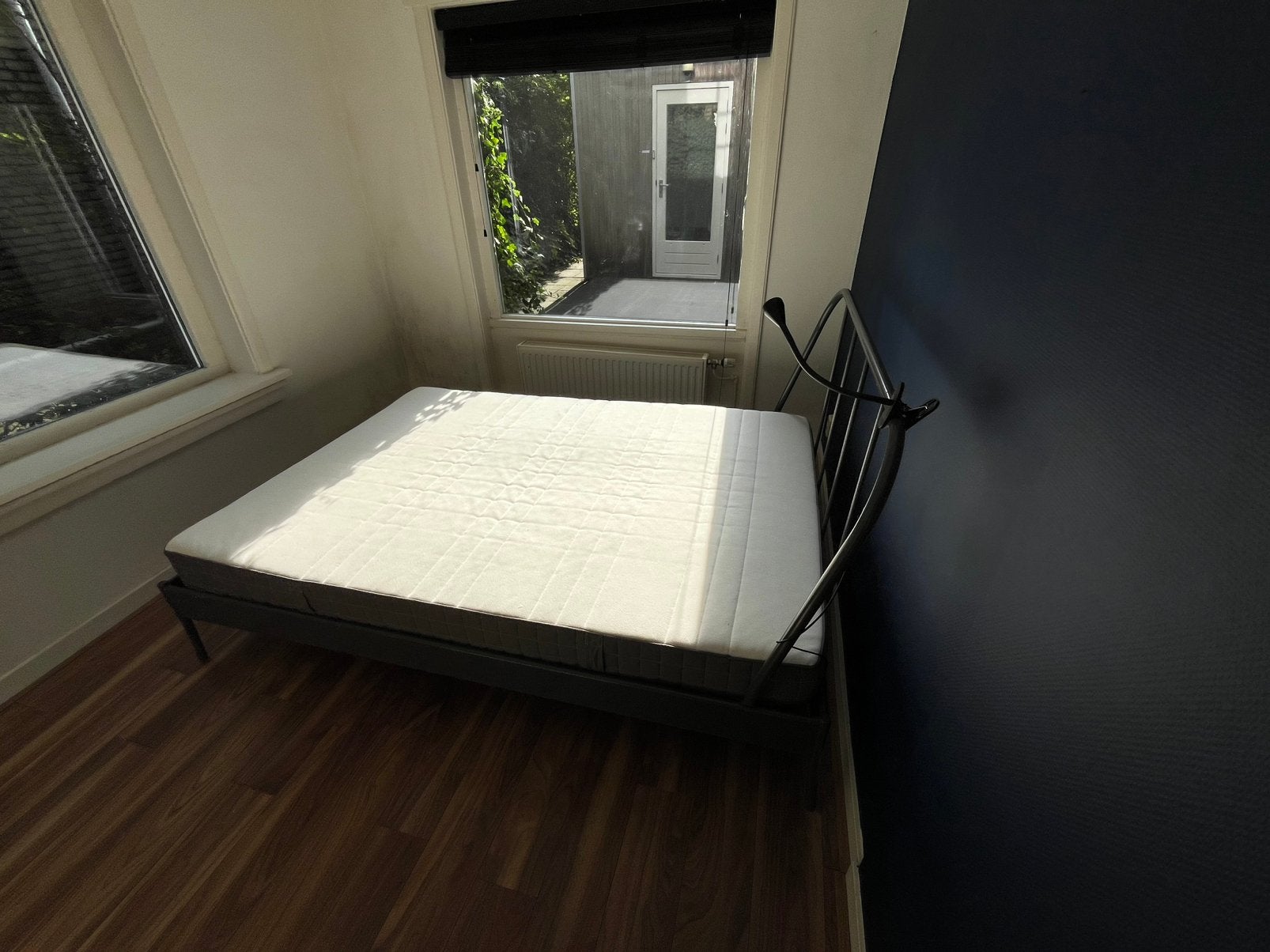 Bed en matras van Ikea, Huis en Inrichting, Ophalen, Zwart, Tweepersoons, 140 cm