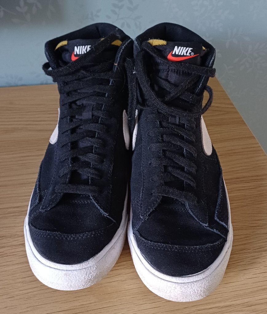 Nike sneakers, maat 40, suède, zeer nette staat!, Kleding | Dames, Schoenen, Ophalen of Verzenden, Zo goed als nieuw, Zwart, Sneakers of Gympen