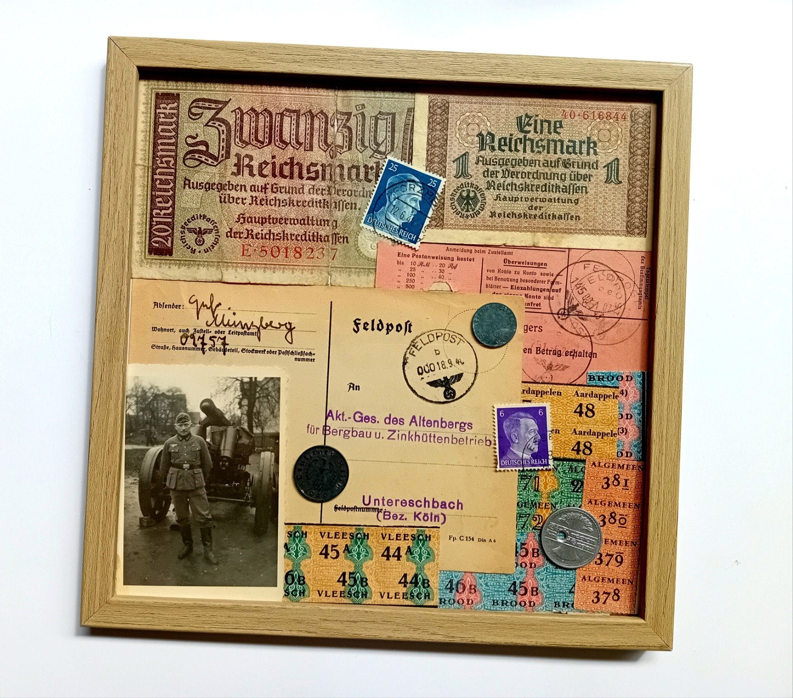 WO2 Ingelijst Display 20 Reichsmark + Feldpost + Artillerie, Ophalen of Verzenden, Duitsland, Setje