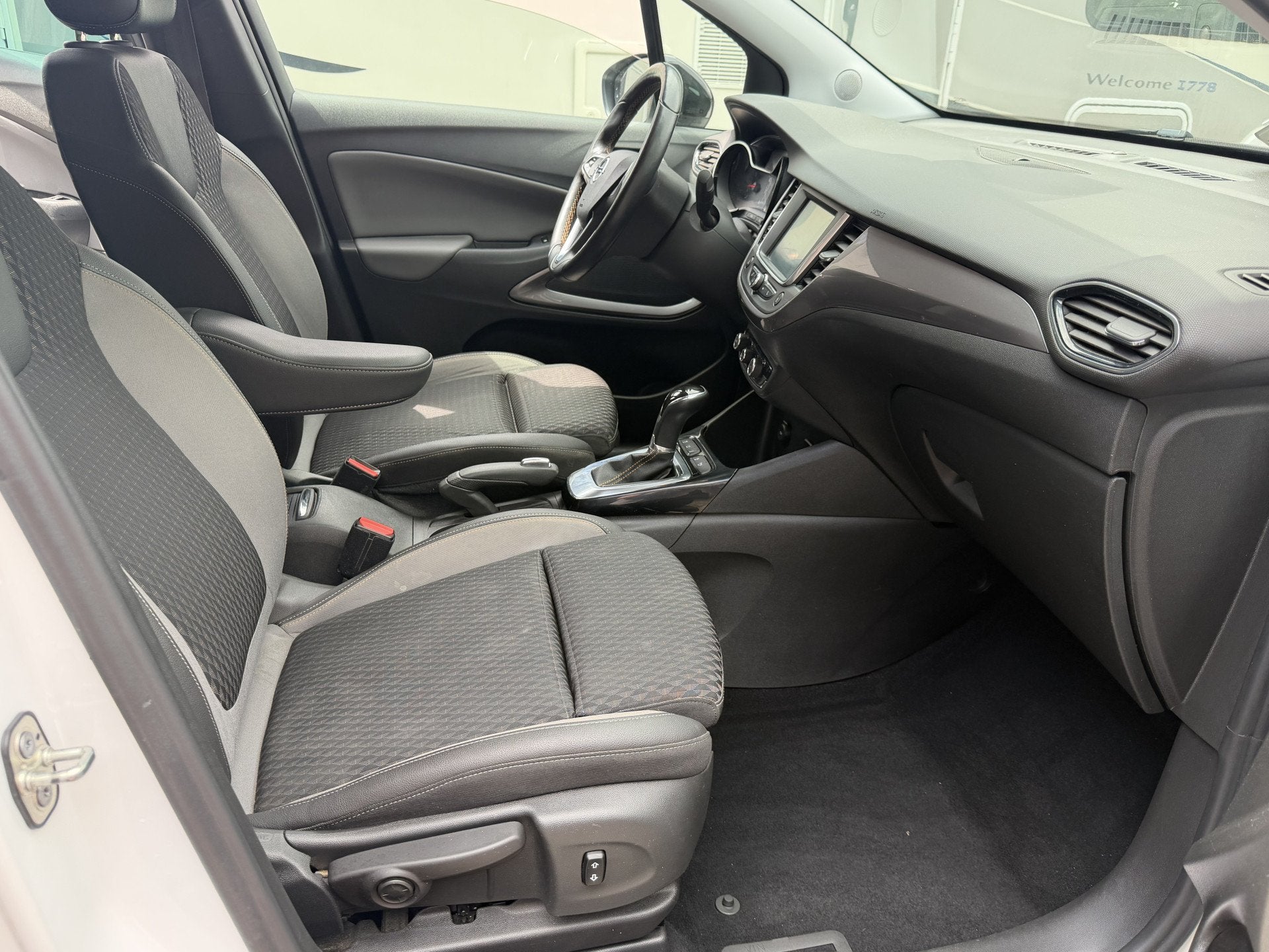 Opel Crossland X 1.2 Turbo Innovation . Apple carplay Automa, Auto's, Opel, 840 kg, Gebruikt, Euro 6, Automatische klimaatregeling