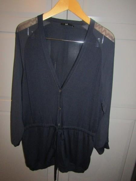 G431 Stills mt L vest donkerblauw chiffon tricot, Maat 42/44 (L), Zo goed als nieuw, Stills, Verzenden