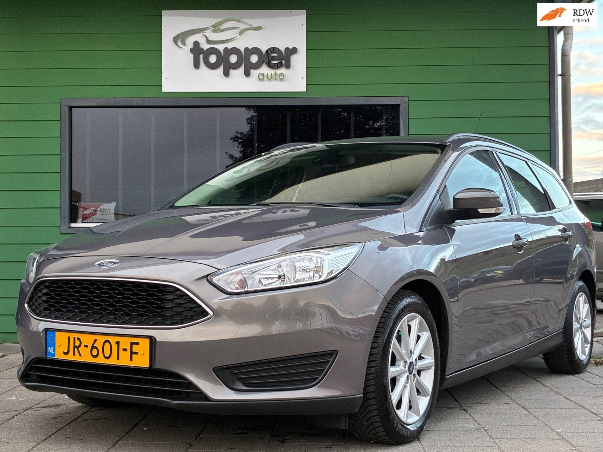 Ford Focus Wagon 1.0 Trend|2e Eigenaar|Nieuwe D-riem|Navigat, Auto's, 101 pk, Gebruikt, Euro 6, Bruin