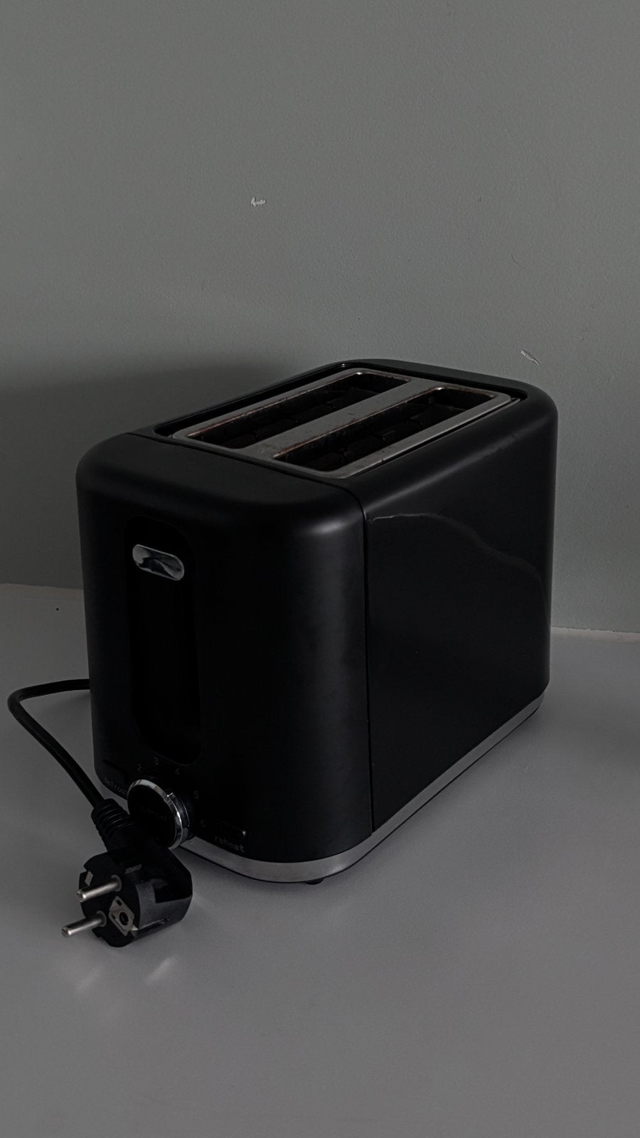 Zwarte Toaster met Ontdooi- en Opwarmfunctie, Ophalen of Verzenden, Zo goed als nieuw