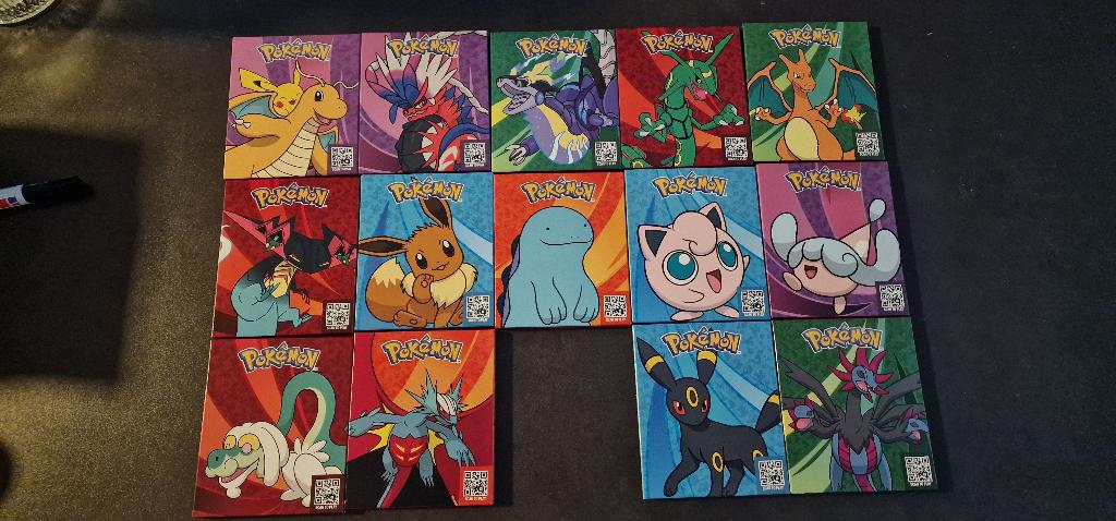 Nieuw sealed Pokémon TCG McDonald's 2025 complete art set, Ophalen of Verzenden, Nieuw, Booster