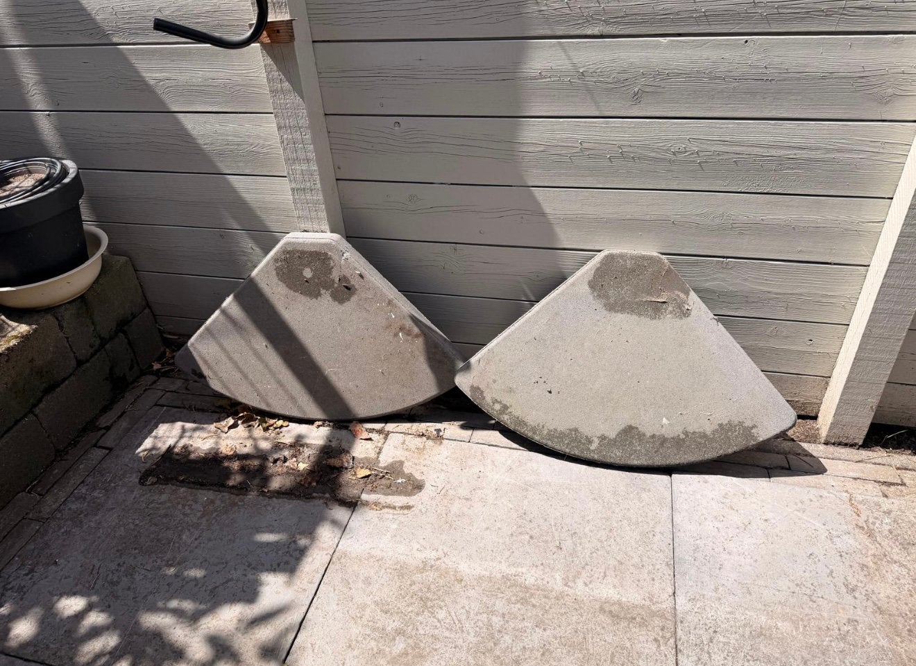 2 Parasol tegels gratis af te halen, Tuin en Terras, Parasols, Ophalen, Gebruikt, Minder dan 1 meter, Parasolvoet