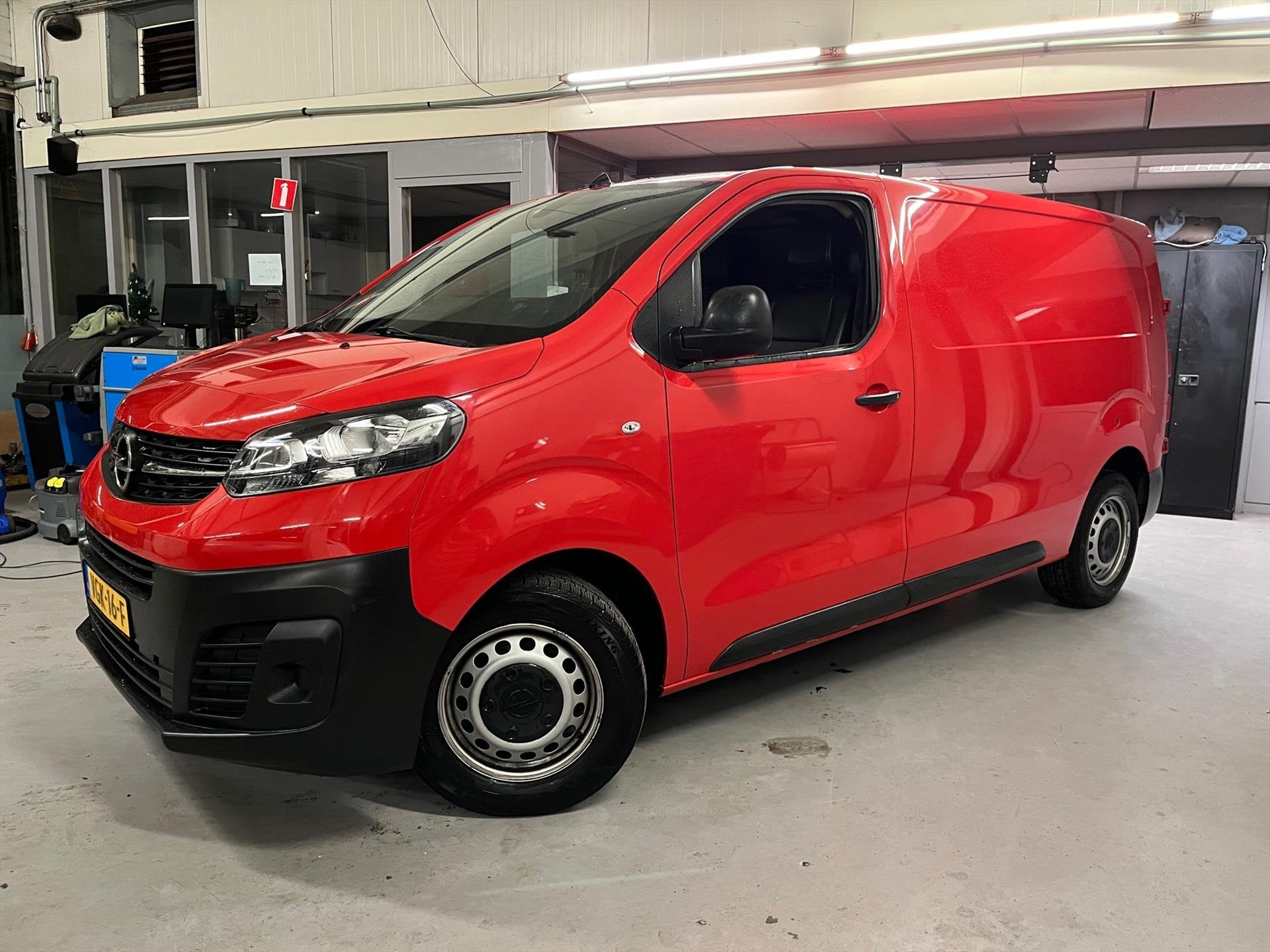 Opel Vivaro GB 2.0 Diesel 122pk L2H1 S/S verh. laadv. Editio, Voorwielaandrijving, Dealer onderhouden, Gebruikt, 4 cilinders