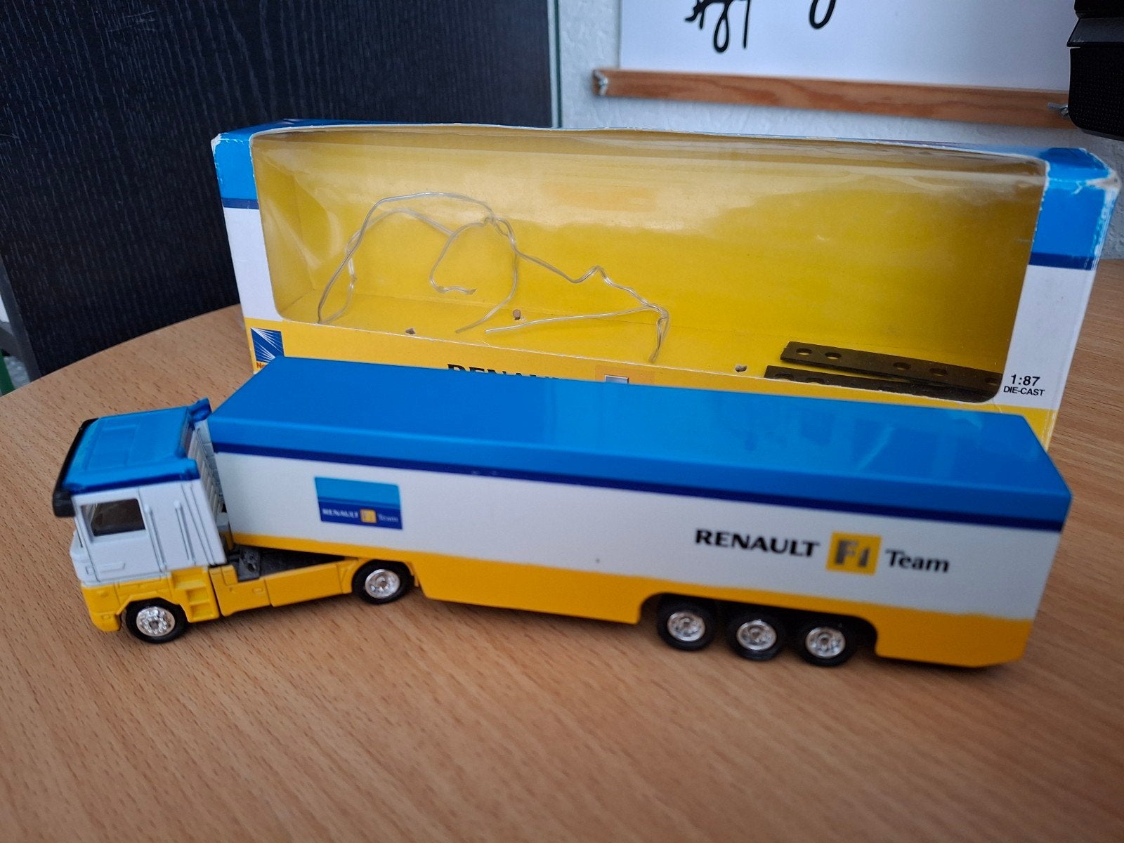 Renault F1 team transporter Newray 1:87, Ophalen of Verzenden, Zo goed als nieuw, Formule 1
