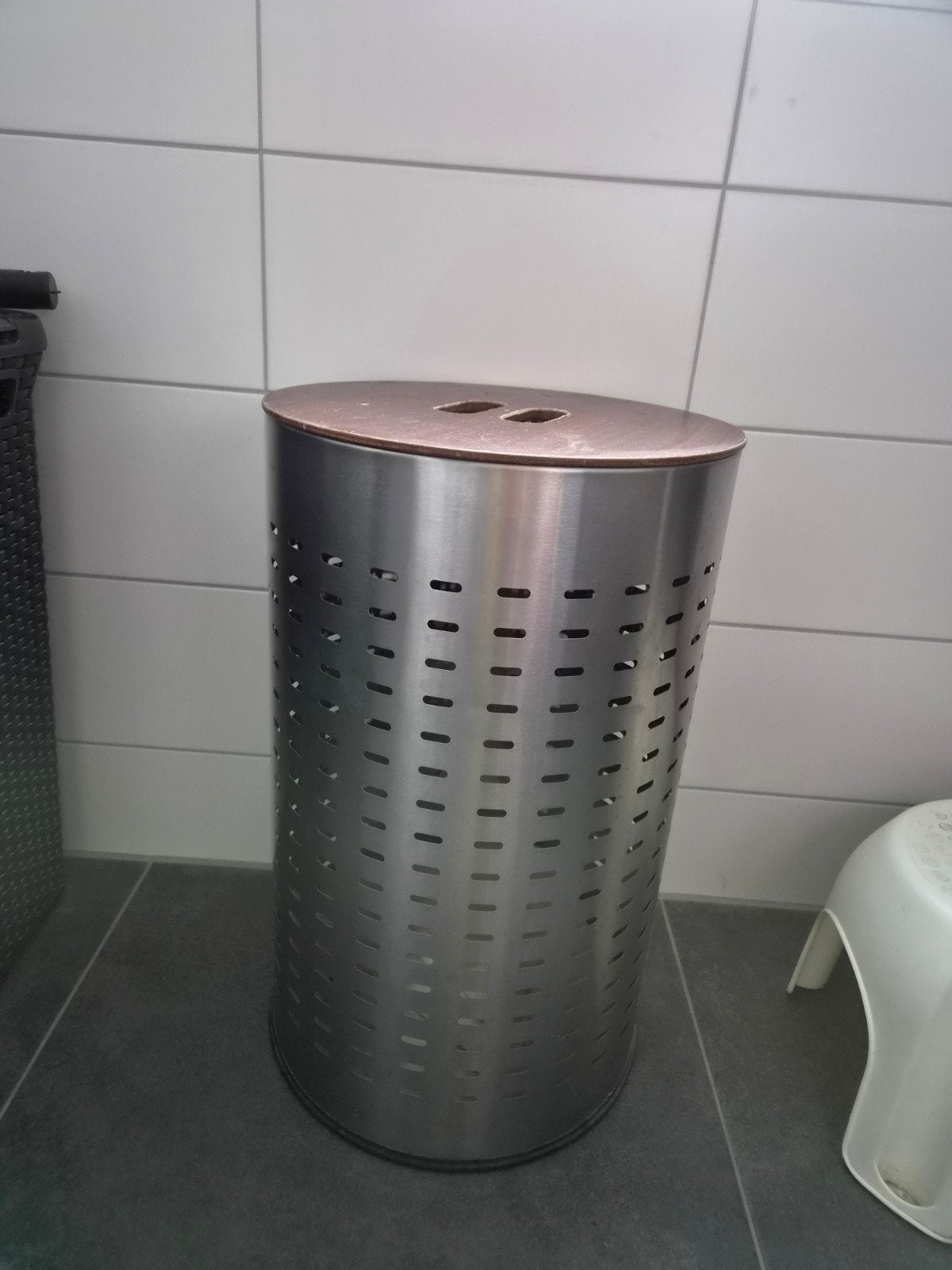 Stijlvolle wasmand van staal en hout, Ophalen, Gebruikt, Grijs, Overige typen
