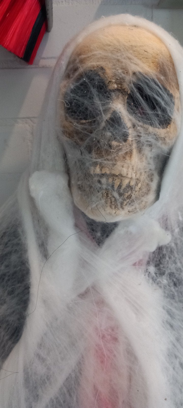 Halloween enge pop met led ogen  - Griezelige decoratie, Hobby en Vrije tijd, Ophalen