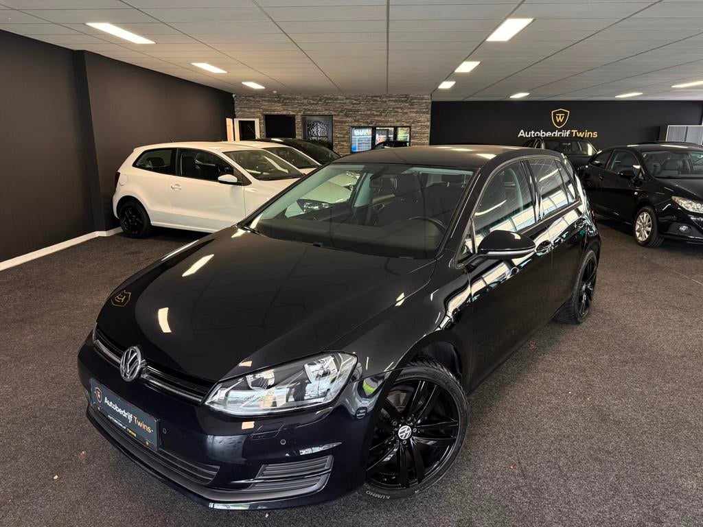 Volkswagen GOLF 1.2 TSI style|pdc|6bak|afneemb.trekhaak|18in, Auto's, Voorwielaandrijving, Euro 5, Stof, Gebruikt