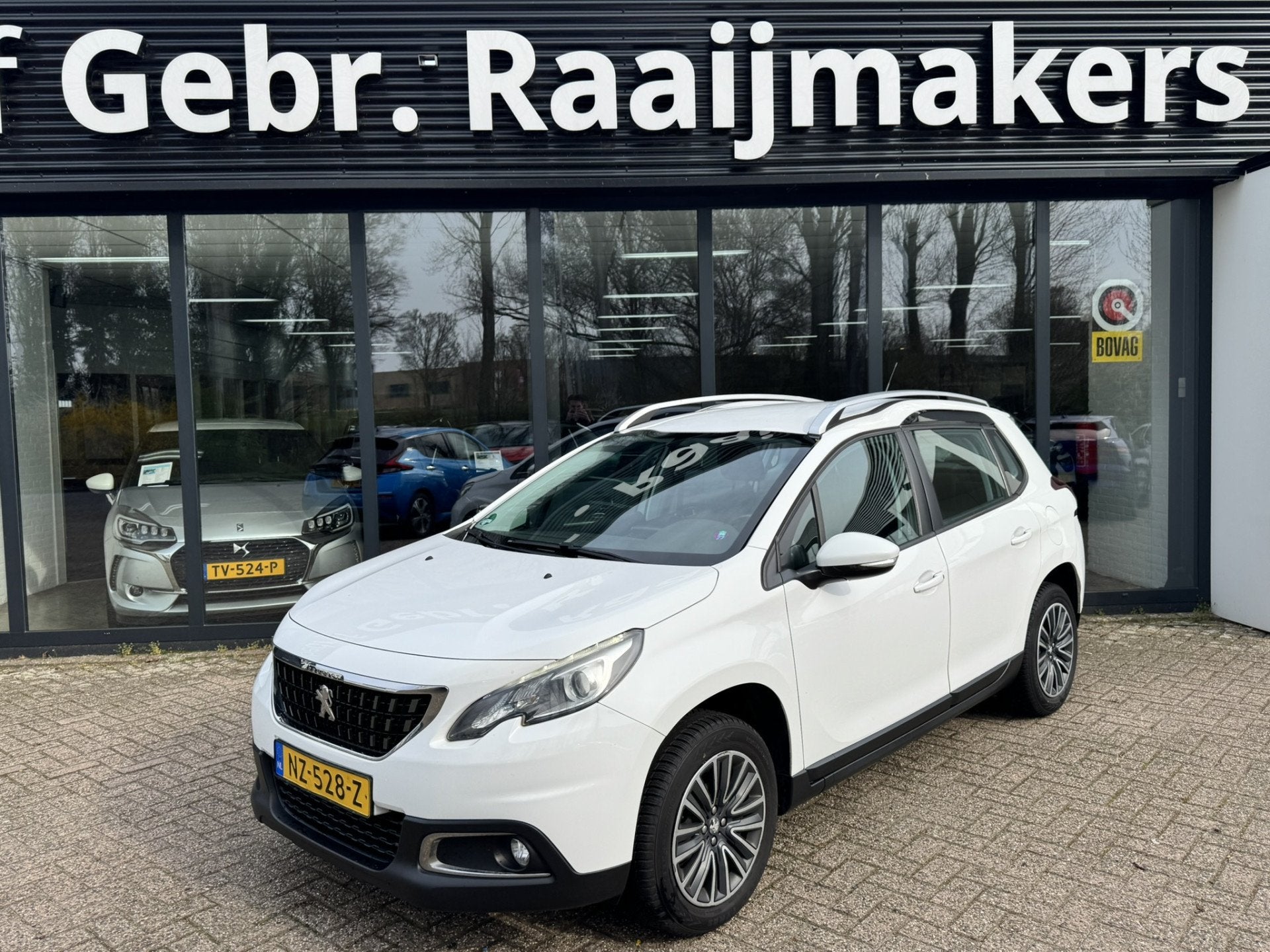 Peugeot 2008 1.2 PureTech Blue Lion*Navi*Airco*EXPORT/EX.BPM, Auto's, Voorwielaandrijving, Gebruikt, Euro 6, 1199 cc