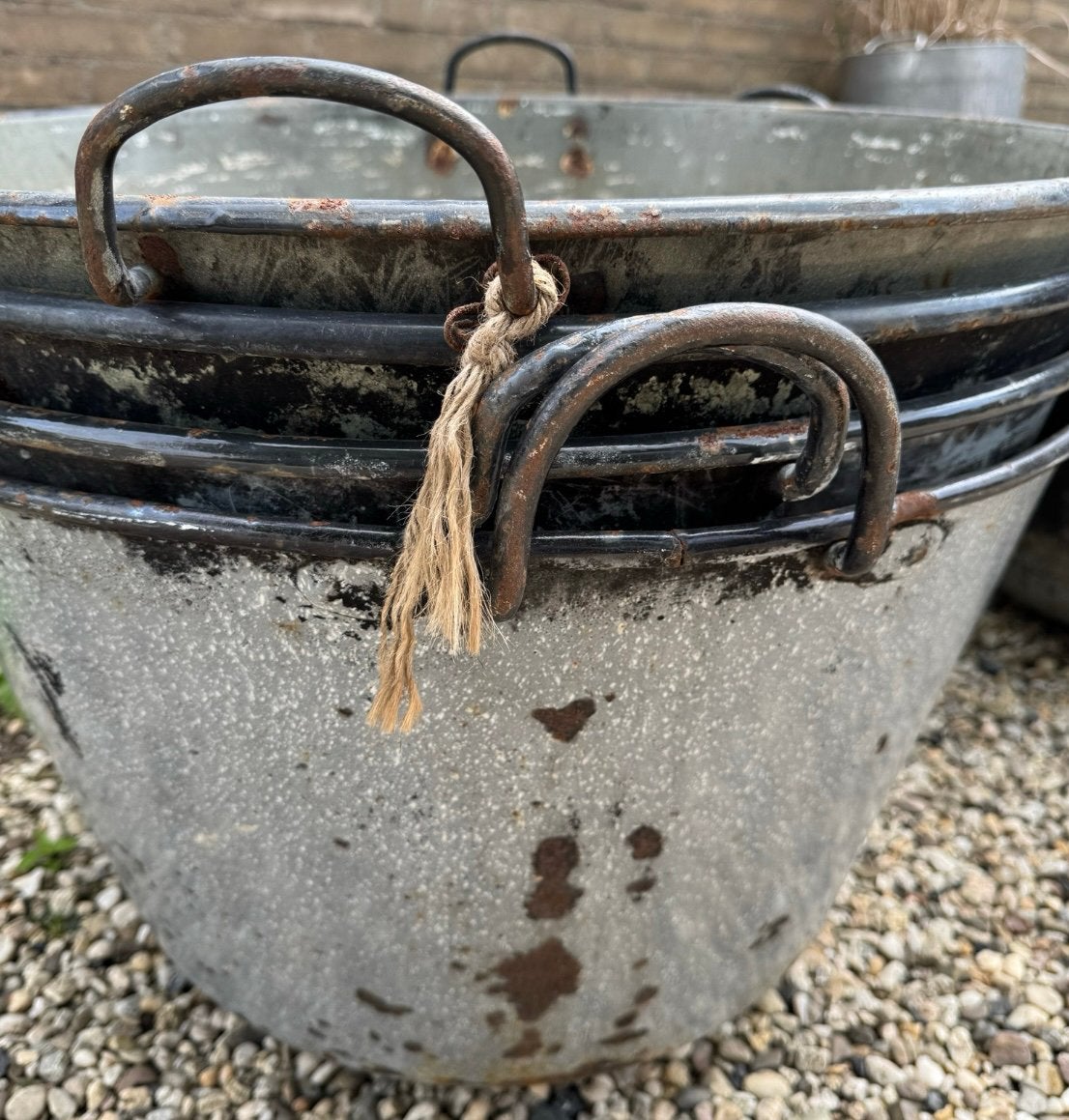 vintage emaille emmers/plantenbakken kuipen ketels, Ophalen